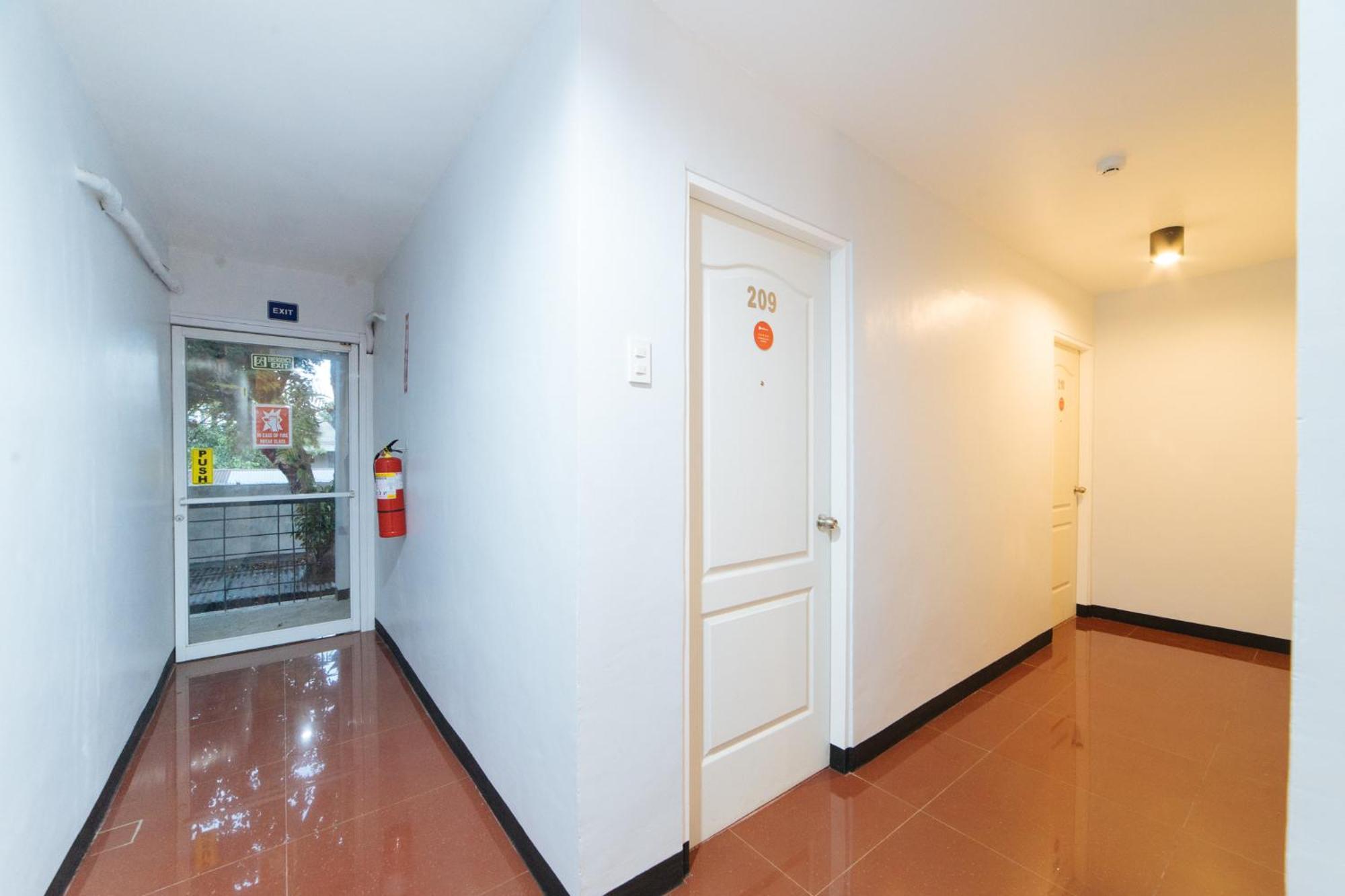 Reddoorz At Nirvana Pension House Bacolod Exterior foto